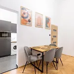Apartment K35 Kertesz
