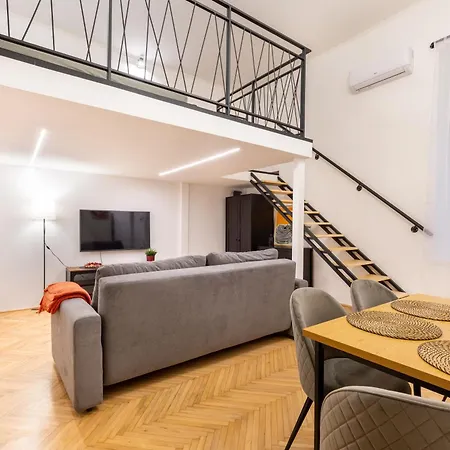 K35 Kertesz بودابست